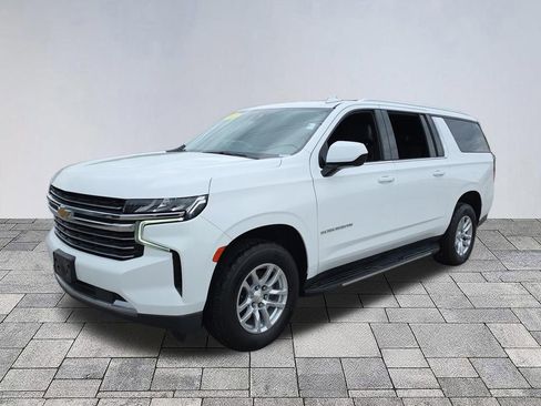 Used 2021 Chevrolet Suburban LT RWD image 3