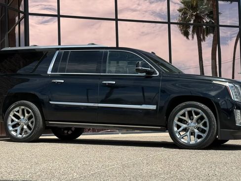 Used 2018 Cadillac Escalade ESV Platinum AWD/4WD image 16
