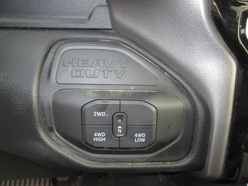 Used 2025 RAM 2500 Laramie AWD/4WD image 16