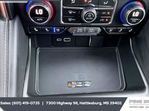 Used 2024 Chevrolet Tahoe Premier AWD/4WD image 24