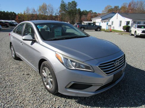 Used 2017 Hyundai Sonata SE image 7