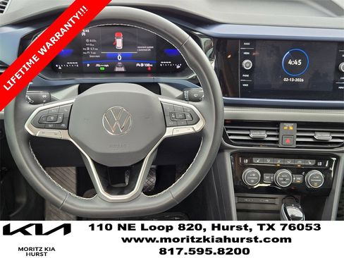Used 2024 Volkswagen Taos SE image 10