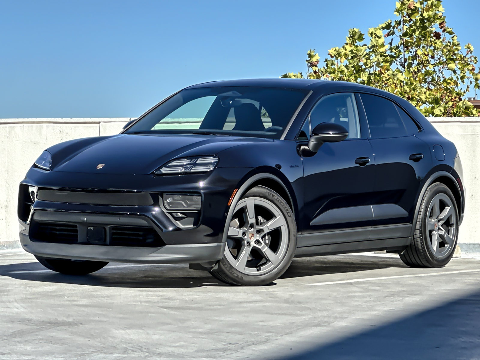 Used 2026 Porsche Macan 4 Electric AWD/4WD image 2