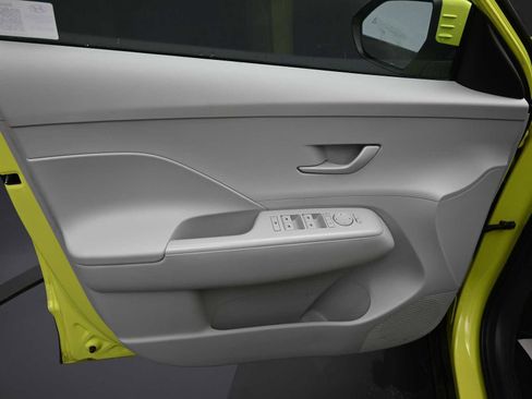 Used 2024 Hyundai Kona SEL w/ Convenience Package image 13