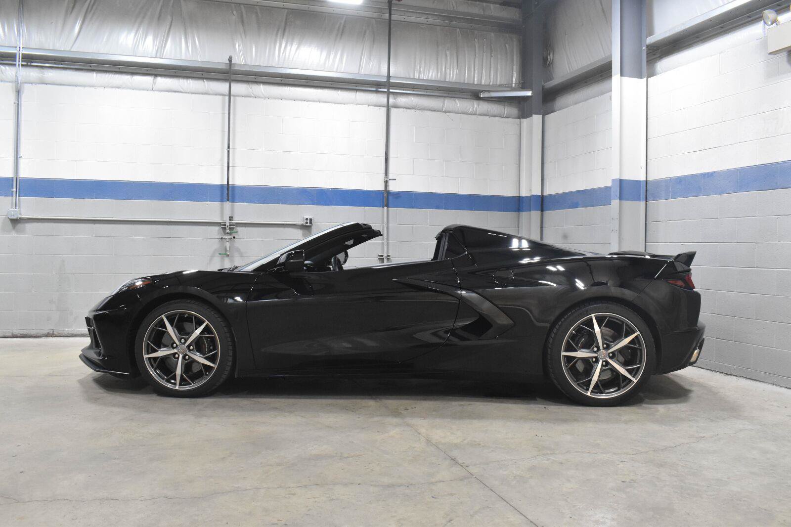 Used 2021 Chevrolet Corvette Stingray Premium Conv w/ Z51 Performance Package RWD image 28
