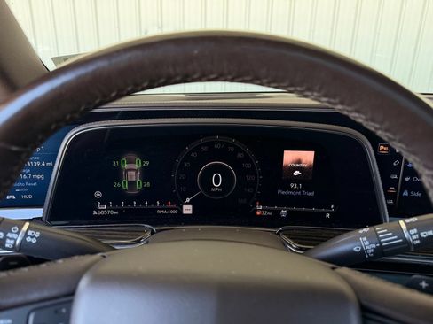 Used 2021 Cadillac Escalade Sport w/ LPO, ONYX Package AWD/4WD image 15