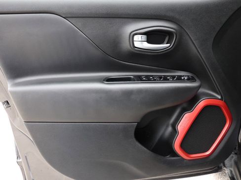 Used 2020 Jeep Renegade Trailhawk w/ Cold Weather Group image 12