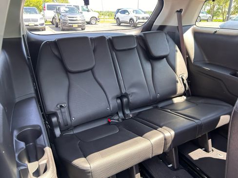 Used 2025 Kia Carnival SX Prestige FWD image 34