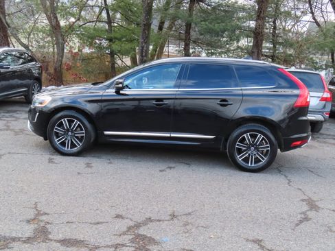 Used 2017 Volvo XC60 T5 Dynamic w/ Preferred Option Package image 3