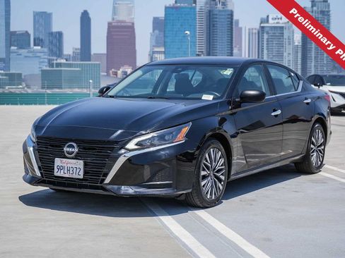 Used 2025 Nissan Altima 2.5 SV FWD image 1