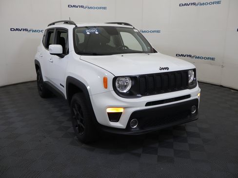 Used 2020 Jeep Renegade Altitude AWD/4WD image 3