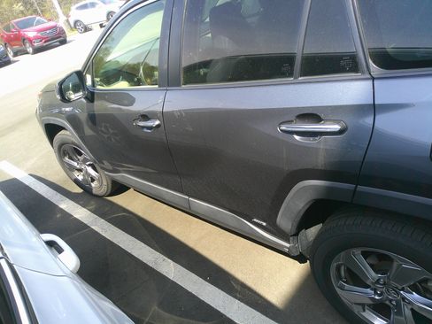 Used 2019 Toyota RAV4 Limited w/ Limited Grade Weather Package image 9