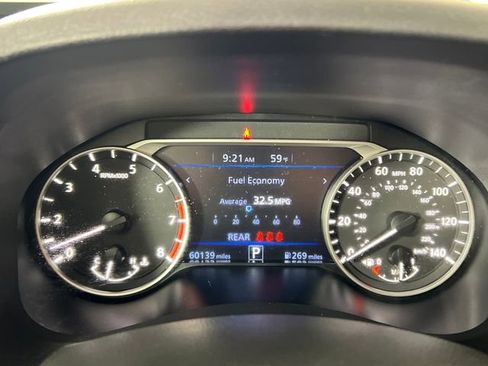 Used 2024 Nissan Altima 2.5 SV image 16