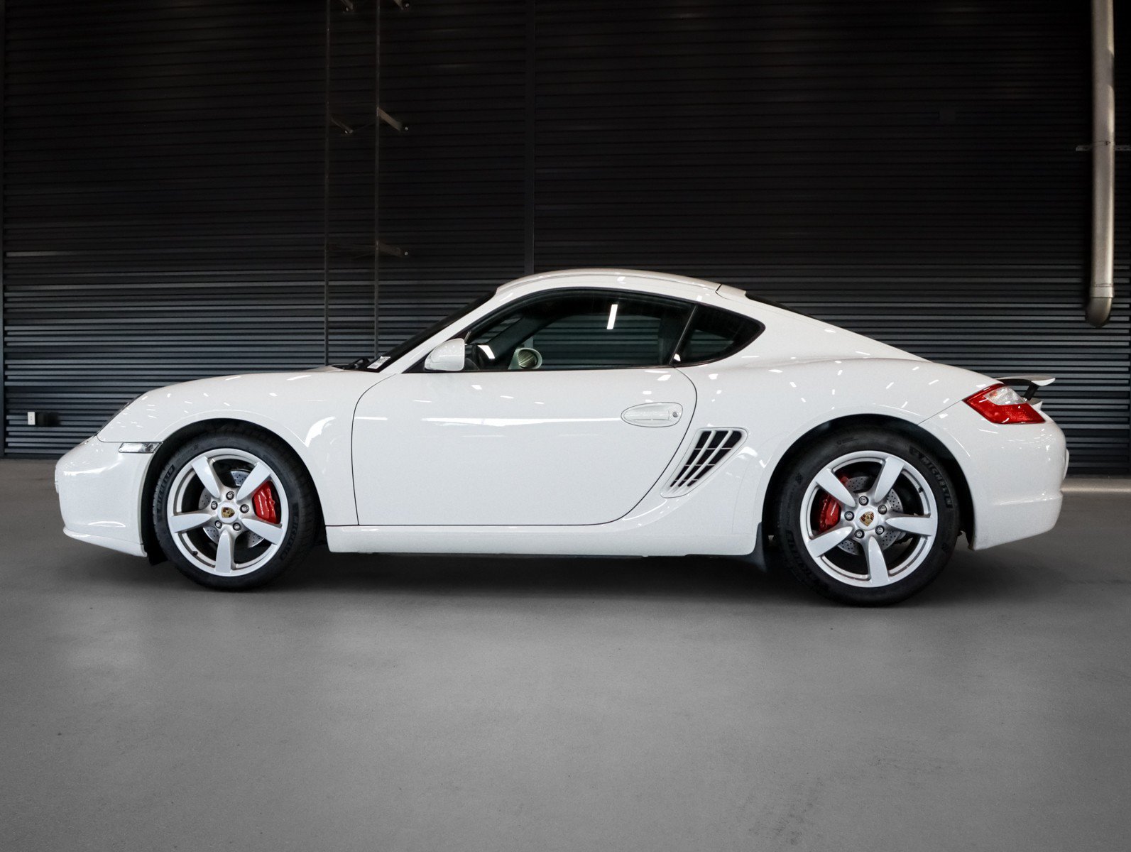 Used 2006 Porsche Cayman S RWD image 2