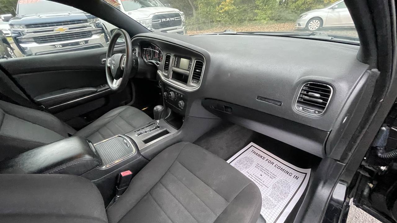 Used 2012 Dodge Charger SE RWD image 29