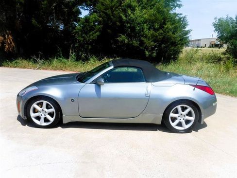 Used 2005 Nissan 350Z Grand Touring RWD image 8