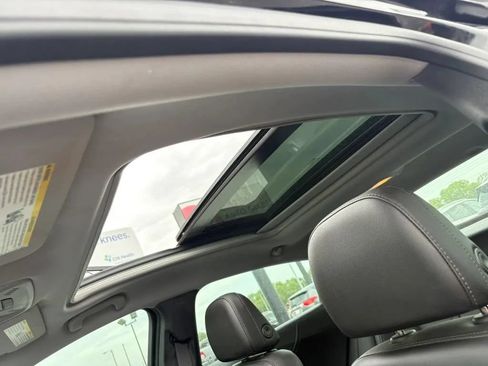 Used 2018 Chevrolet Malibu Premier w/ Premier Sun and Wheel Package FWD image 24