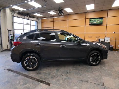 Used 2021 Subaru Crosstrek 2.0i Premium image 8