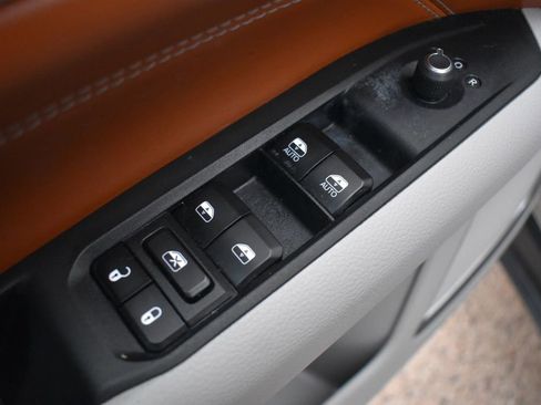 Used 2022 Jeep Compass Limited image 22