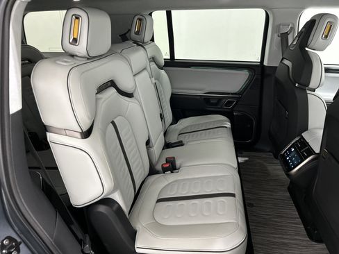 Used 2024 Rivian R1S Adventure AWD/4WD image 23