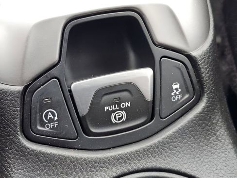 Used 2018 Jeep Compass Latitude image 11