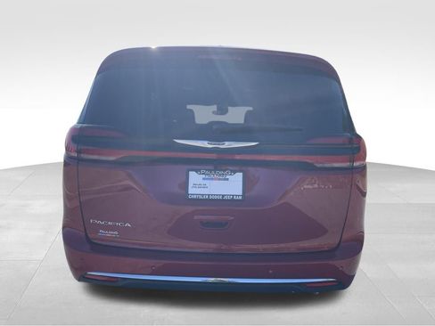 New 2026 Chrysler Pacifica Select image 6