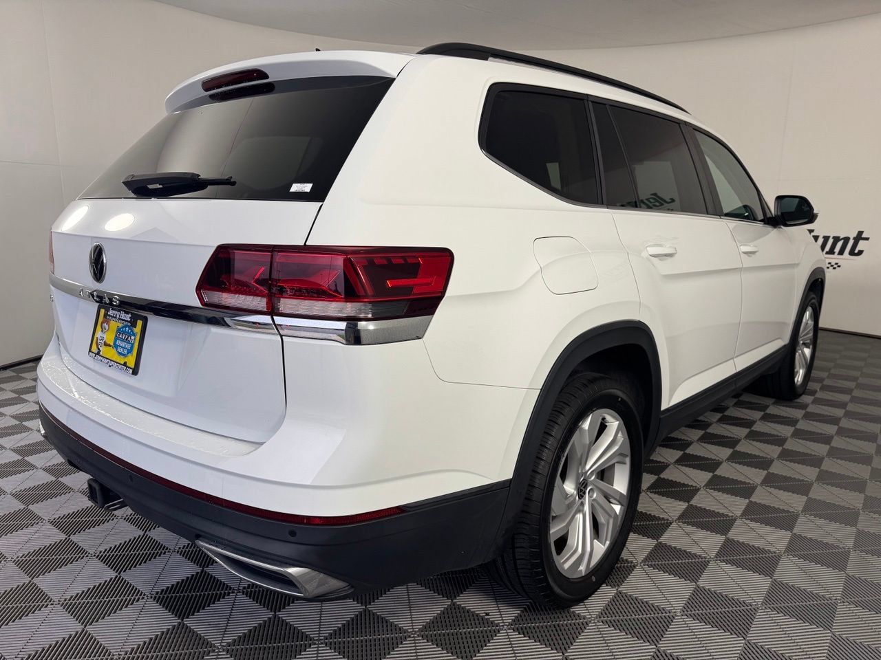Used 2023 Volkswagen Atlas SE w/ Panoramic Sunroof Package FWD image 6