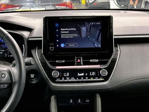 Used 2024 Toyota Corolla Cross XLE w/ Convenience Package FWD image 6