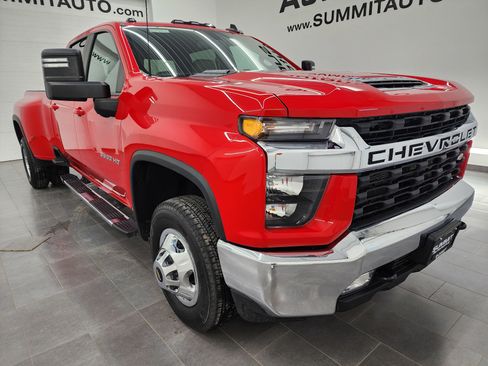 Used 2022 Chevrolet Silverado 3500 LT w/ Convenience Package image 2