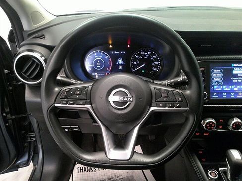 Used 2023 Nissan Kicks SV image 13