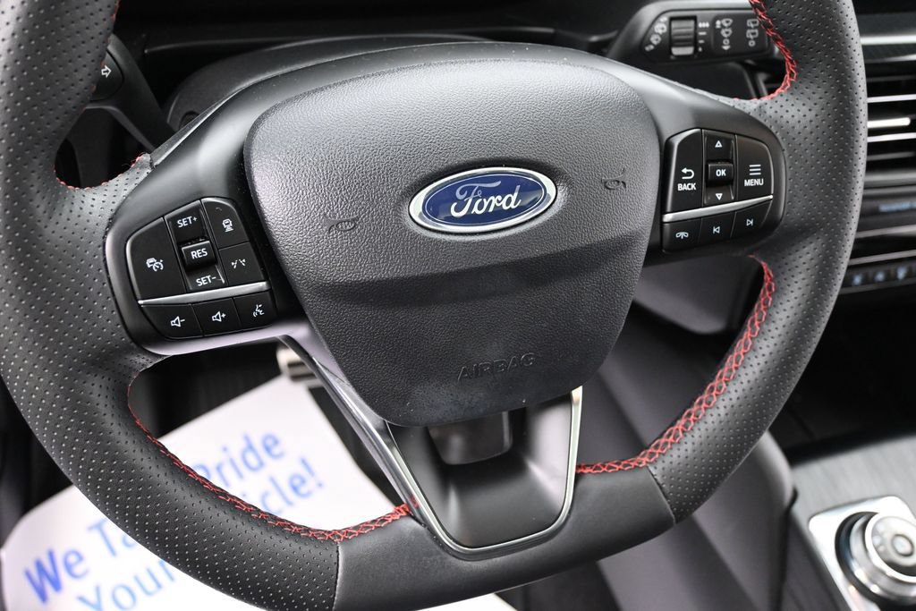 Used 2024 Ford Escape ST-Line w/ Tech Pack #1 AWD/4WD image 13