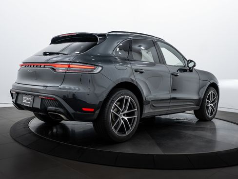 Certified 2025 Porsche Macan image 7