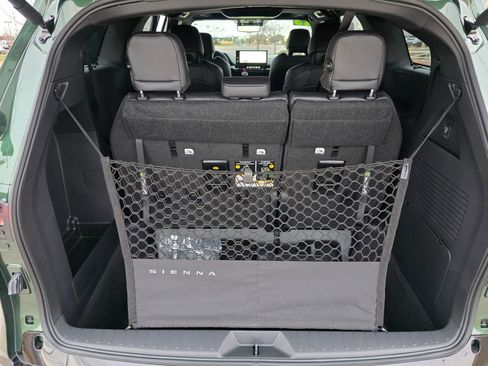 Used 2025 Toyota Sienna Platinum image 21