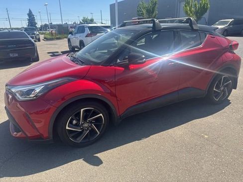 Used 2022 Toyota C-HR Limited image 3