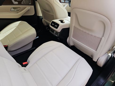 New 2026 Mercedes-Benz GLS 450 4MATIC image 11