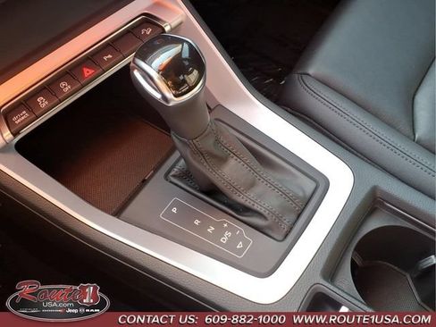 Used 2021 Audi Q3 2.0T Premium w/ Convenience Package AWD/4WD image 17