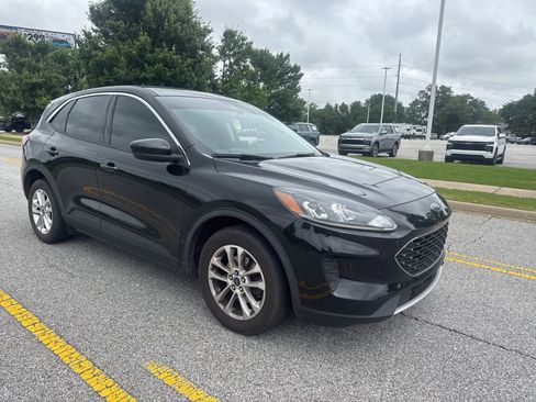 Used 2021 Ford Escape SE FWD image 3
