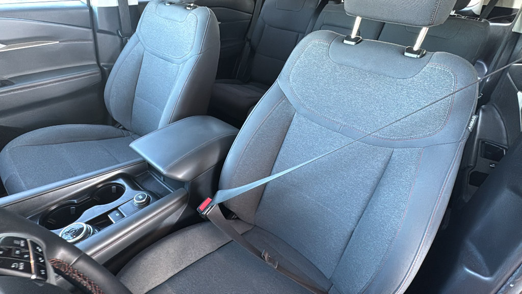 Used 2025 Ford Explorer Active RWD image 22