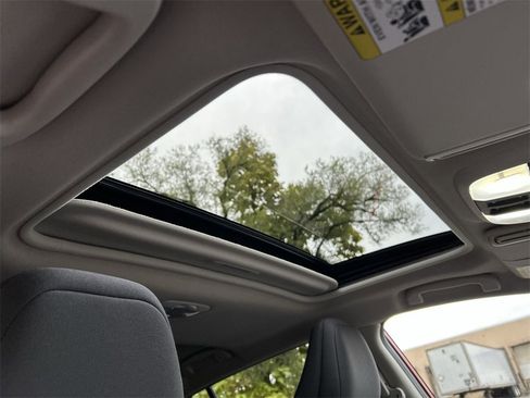 Certified 2025 Subaru Crosstrek 2.0i Premium image 24