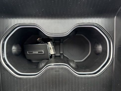 New 2025 Jeep Grand Cherokee Limited image 32