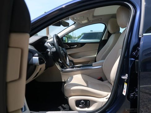 Used 2020 Jaguar XE S image 15