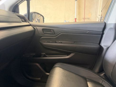 Used 2023 Honda Odyssey EX-L image 35