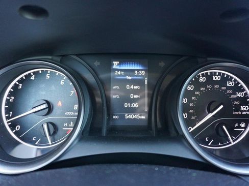 Used 2022 Toyota Camry SE image 34
