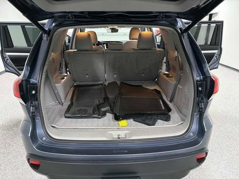 Used 2019 Toyota Highlander XLE image 31