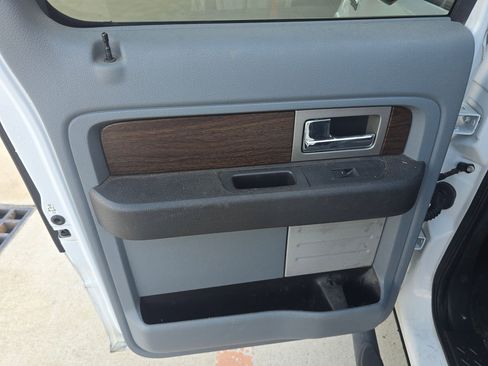 Used 2013 Ford F150 Lariat w/ Mid Equipment Group image 25