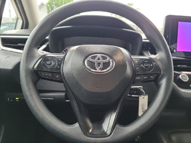 Used 2025 Toyota Corolla LE FWD image 14