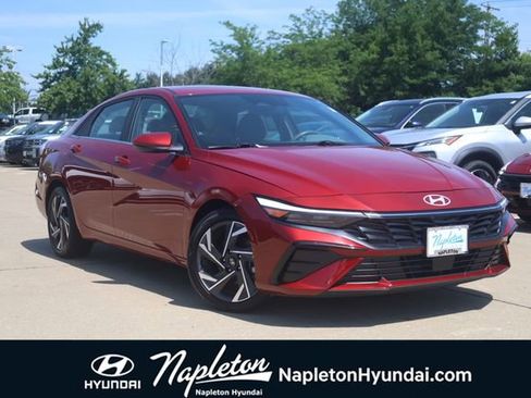 Used 2025 Hyundai Elantra SEL FWD image 1
