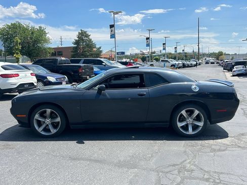 Used 2018 Dodge Challenger R/T RWD image 7