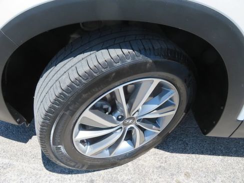 Used 2020 Hyundai Santa Fe SEL w/ Convenience Package FWD image 9