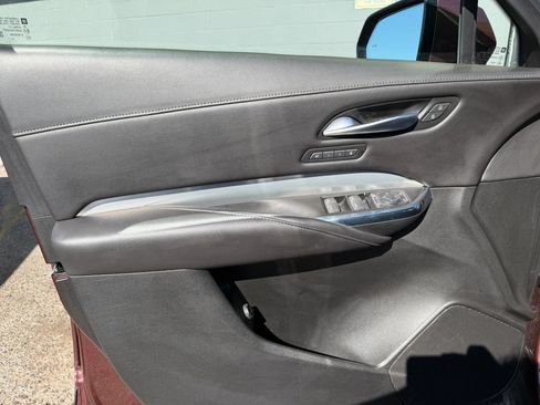 Used 2023 Cadillac XT4 Premium Luxury FWD image 12